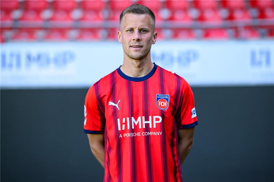 Der 1. FC Heidenheim gibt leichte Entwarnung nach der Kopfverletzung von Adrian Beck.Tom Weller/dpa