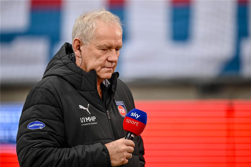 Der 1. FC Heidenheim und sein Vereinschef Holger Sanwald erleben eine sportlich schwere Zeit.Harry Langer/dpa