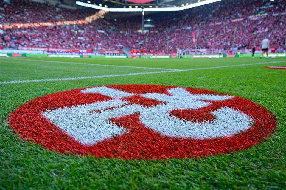 Der 1. FC Kaiserslautern hat das Trainingslager in Südtirol mit einem torlosen Unentschieden beendet. (Symbolbild)Uwe Anspach/dpa