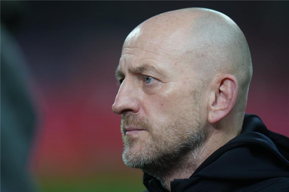 Der 1. FC Kaiserslautern mit Coach Torsten Lieberknecht ist zu Hause gegen den SC Paderborn gefordert. (Archivbild)Thomas Frey/dpa