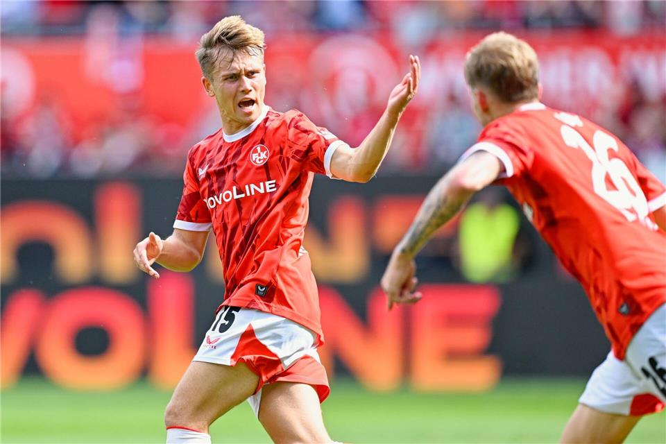 Der 1.. FC kaiserslautern hat einen späten Sieg gegen Darmstadt 98 gefeiert.Uwe Anspach/dpa