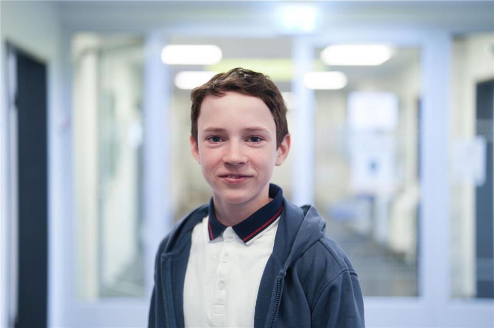 Der 12-jährige Schüler Philip Steder stellt in Gesprächen mit seinem Vater immer wieder fest: In Erinnerung bleiben Erlebnisse etwa mit Freunden, nicht aber Social-Media-Inhalte.Marcus Brandt/dpa