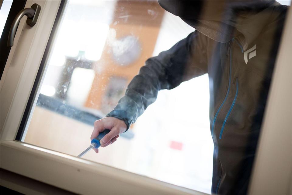Der 16-Jährige ist in eine Gaststätte eingebrochen. (Symbolfoto) Frank Rumpenhorst/dpa