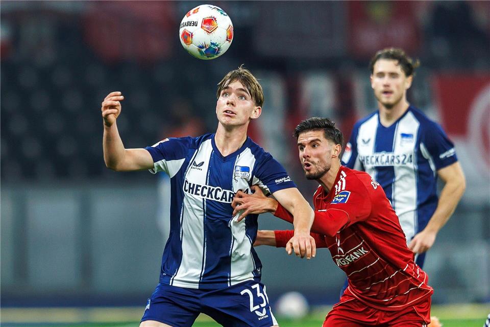Der 16 Jahre alte Kennet Eichhorn stand zum sechsten Mal in Herthas Startelf. Andreas Gora/dpa
