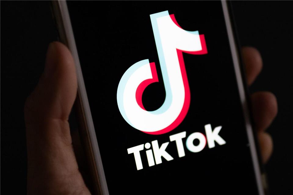Der 23-Jährige nahm die hohe Dosis Schmerzmittel wegen einer Challenge auf der Plattform Tiktok. (Symbolbild)Monika Skolimowska/dpa