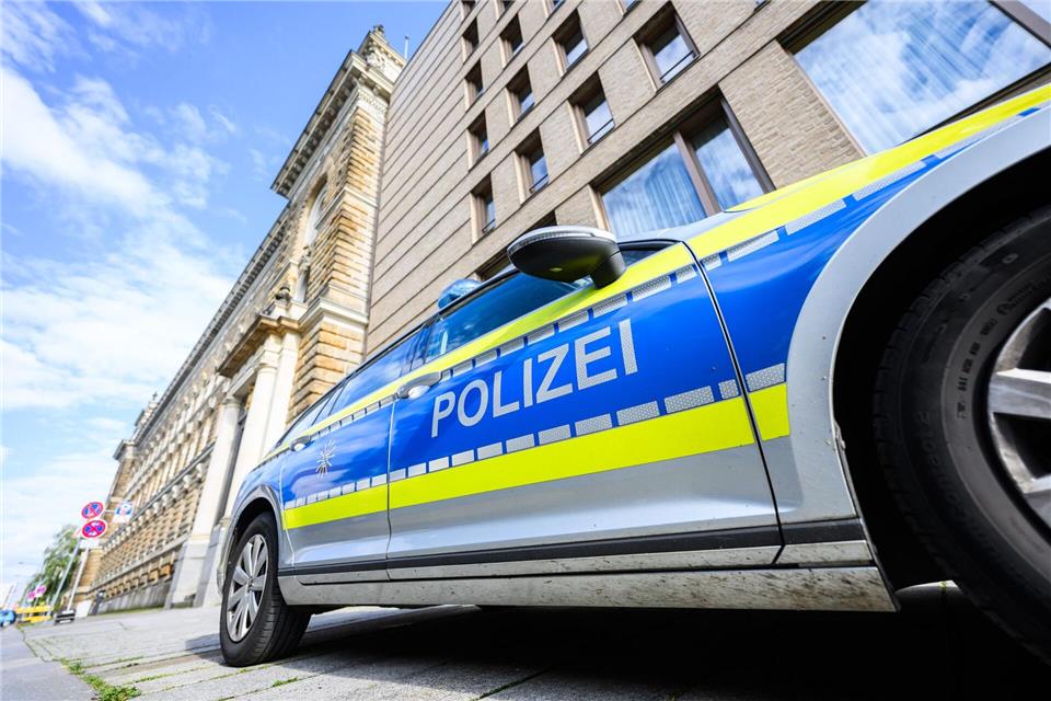 Der 36-Jährige soll noch heute dem Ermittlungsrichter am Amtsgericht Dresden vorgeführt werden. (Archivbild)Robert Michael/dpa