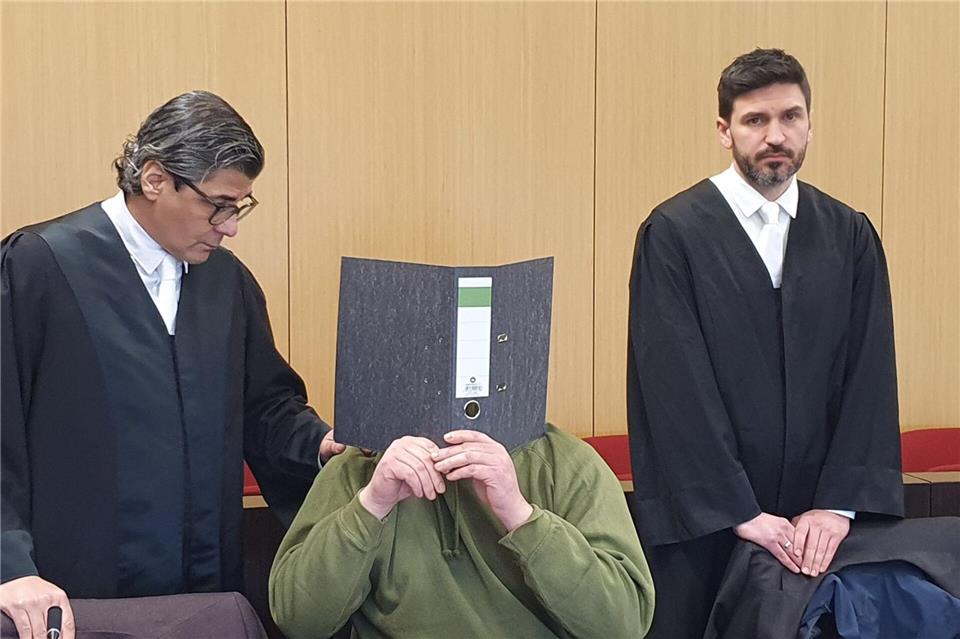 Der 36-jährige Angeklagte wurde überraschend zu lebenslanger Haft verurteilt. Martin Höke/dpa