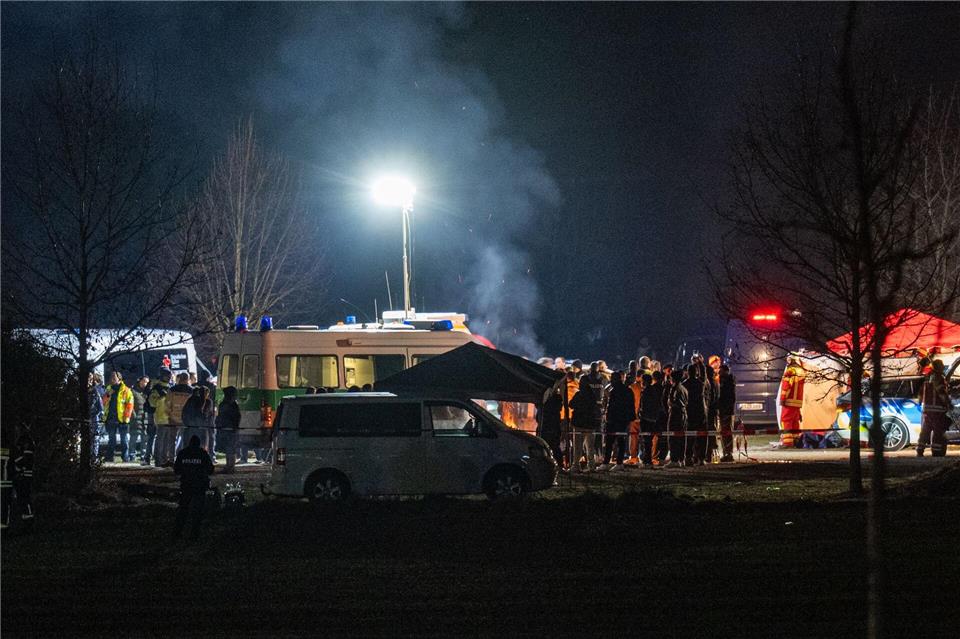 Der 43 Jahre alte Angeklagte soll bei einer großen Feier im März in Parsberg in der Oberpfalz seinen Cousin getötet haben. (Archivbild)Armin Weigel/dpa