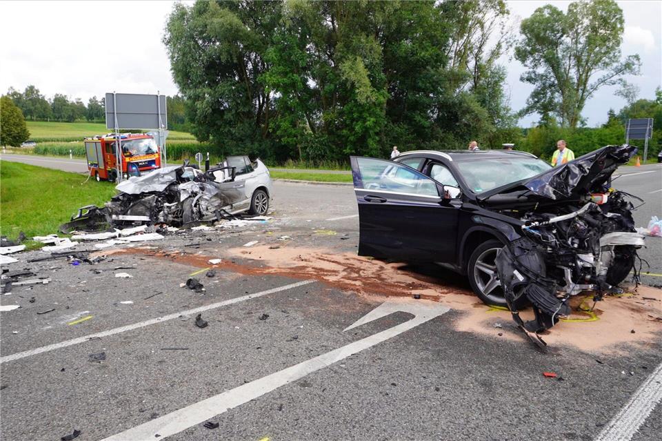 Der 61-Jährige starb noch an der Unfallstelle.Reinert/swd-medien/dpa