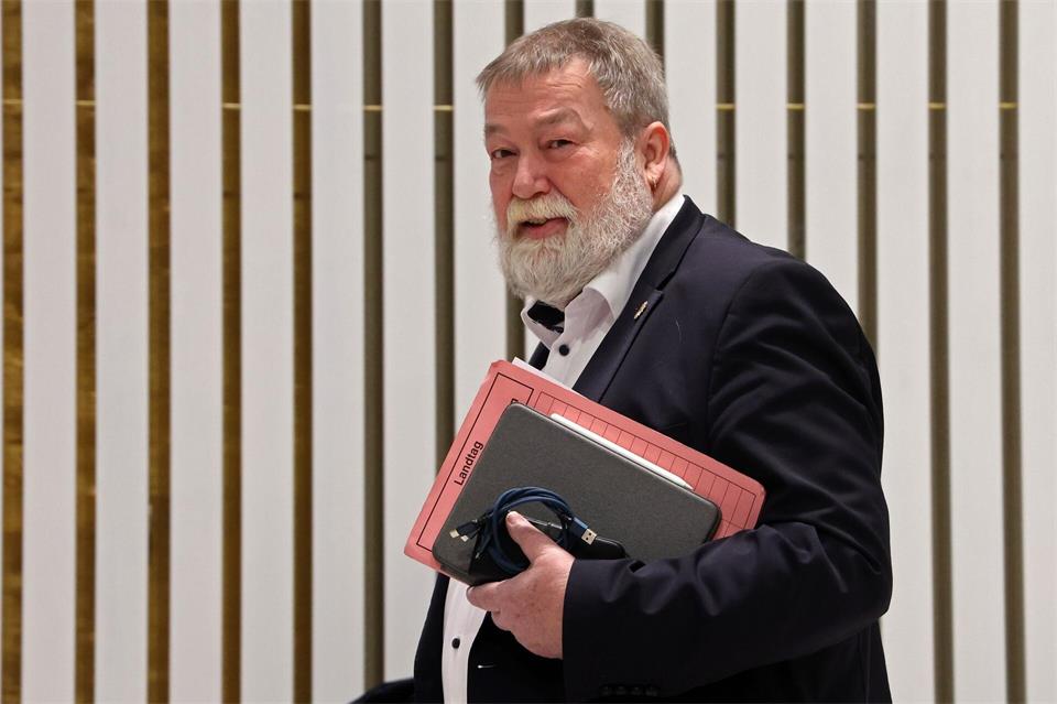 Der 63-jährige Ralf Mucha ist Alterspräsident des neuen Landtags. (Archivbild)Bernd Wüstneck/dpa