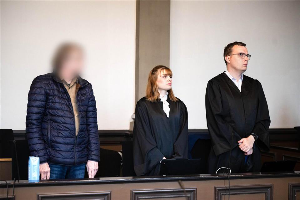 Der 66-Jährige war für die Pflege seiner Mutter verantwortlich. (Archivbild)Sina Schuldt/dpa