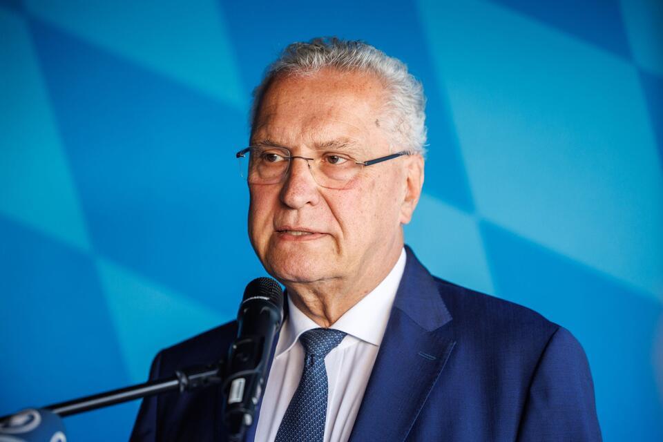 Der 67-jährige CSU-Politiker Joachim Herrmann musste nach einer Gallenkolik operiert werden. (Archivbild)Matthias Balk/dpa