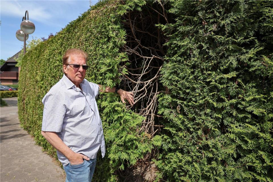 Der 69-Jährige findet die Forderung der Stadt absurd. Die Verwaltung dagegen beruft sich auf die Verkehrssicherheit.Christian Charisius/dpa