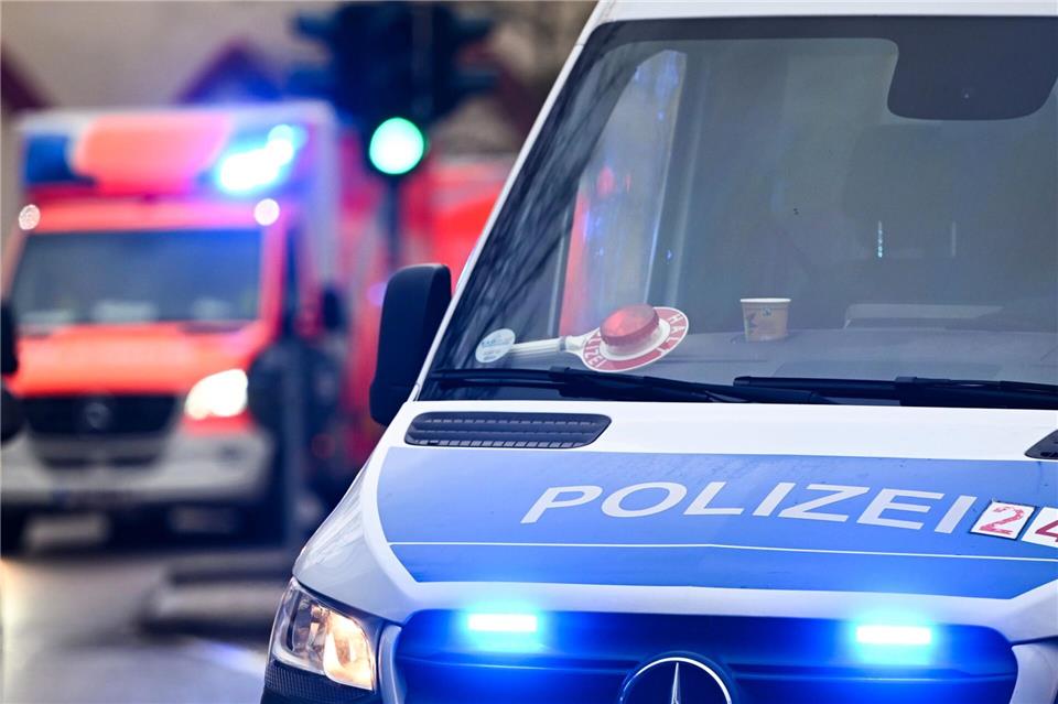 Der 85-Jährige musste schwer verletzt in ein Krankenhaus gebracht werden. (Symbolbild)Jens Kalaene/dpa