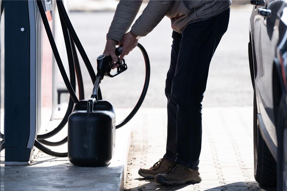 Der ADAC hält die Preiserhöhungen an der Zapfsäule nicht für gerechtfertigt.Sebastian Kahnert/dpa