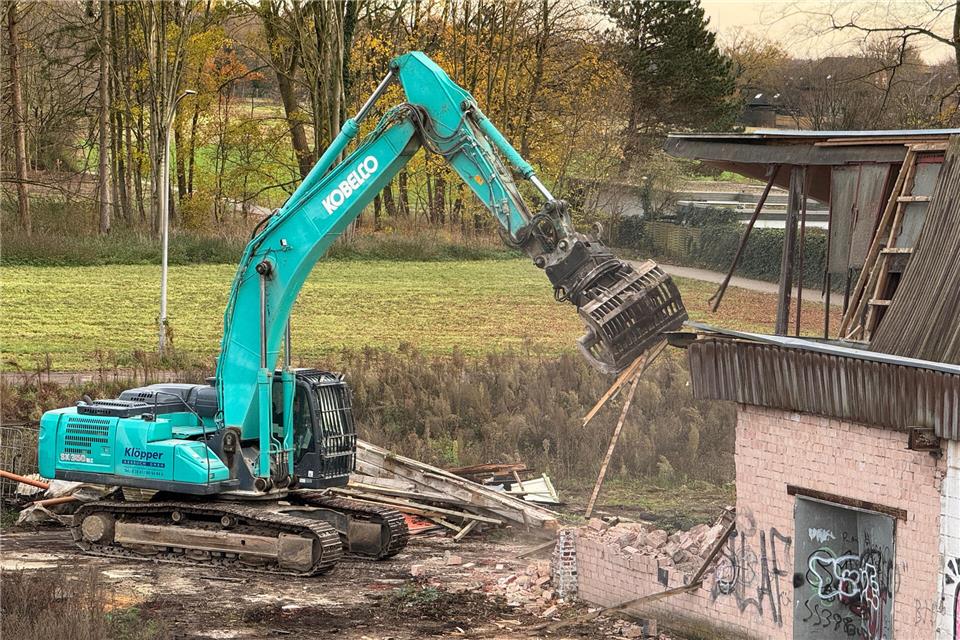 Der Abriss der letzten Büning-Halle ist gestartet.