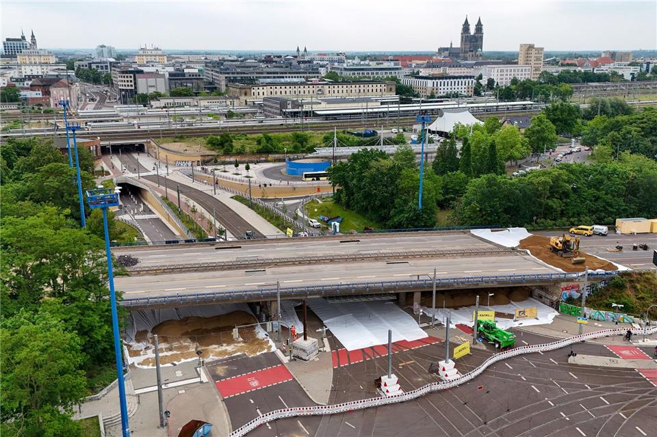 Der Abriss einer Brücke soll mehr als eine halbe Million Euro kosten.Peter Gercke/dpa