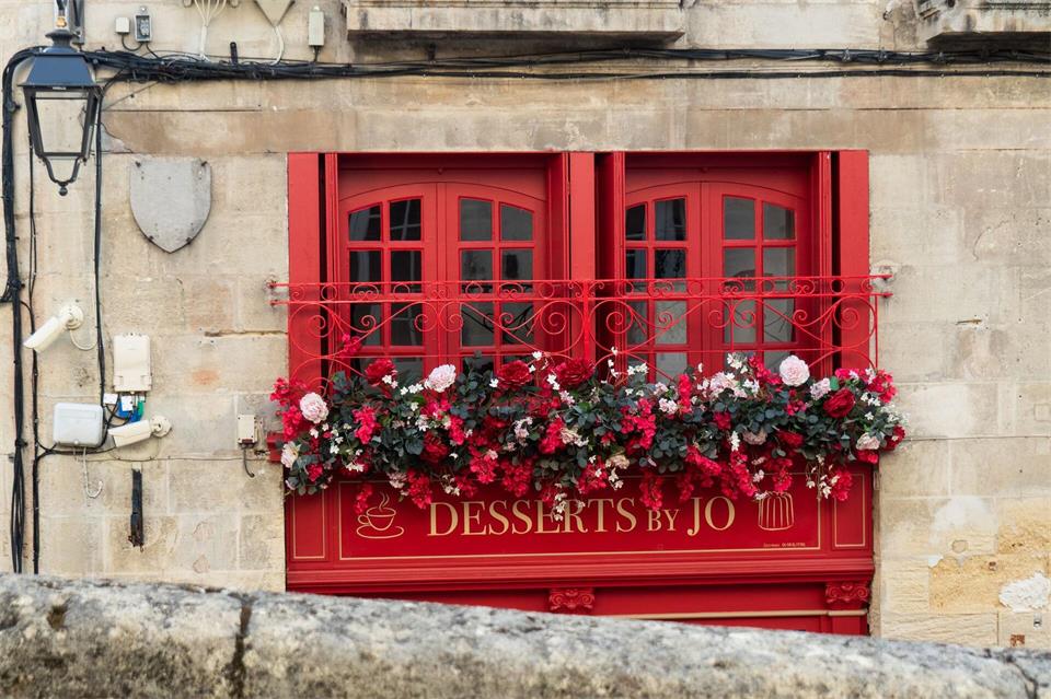 Der Abstecher lohnt: Saint-Émilion ist ein charmanter Ort.Andreas Drouve/dpa-tmn