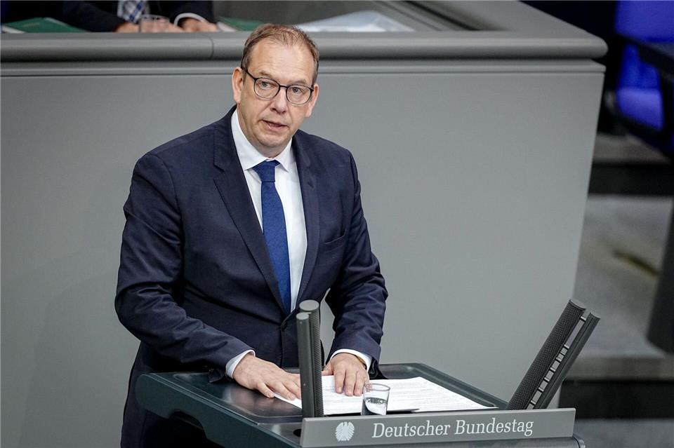 „Der Abzug von US-Kampfeinheiten ist ein schlechtes Signal für die Verteidigungsfähigkeit Deutschlands“, sagte der CDU-Politiker dem „Spiegel“. Kay Nietfeld/dpa
