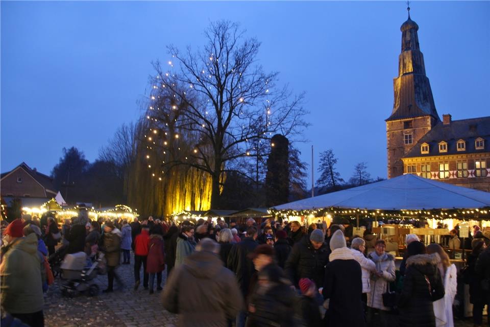 Der Adventsmarkt am Schloss wird am Donnerstag eröffnet.