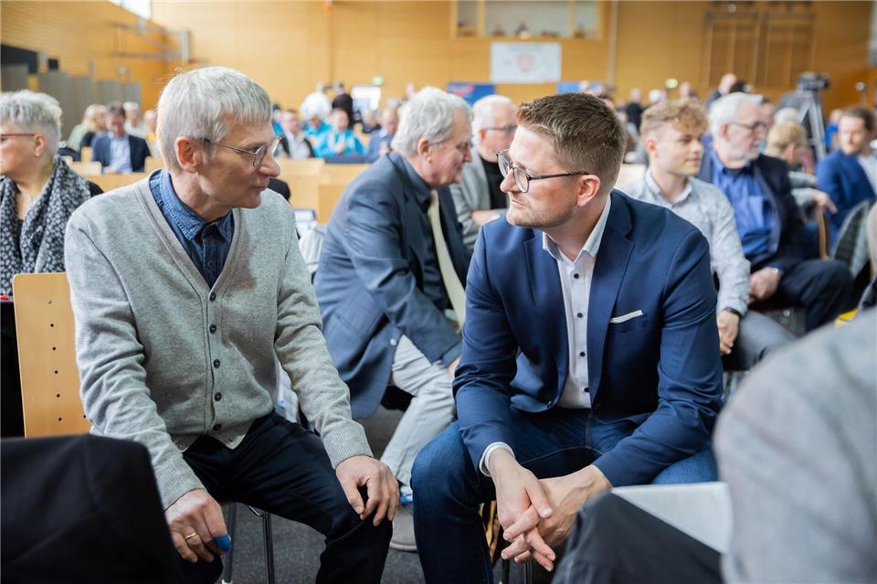Der AfD-Fraktionsvorsitzende Hans-Christoph Berndt (l) und AfD-Landeschef René Springer kritisieren den Koalitionsvertrag von SPD und CDU. (Archivbild).Christoph Soeder/dpa