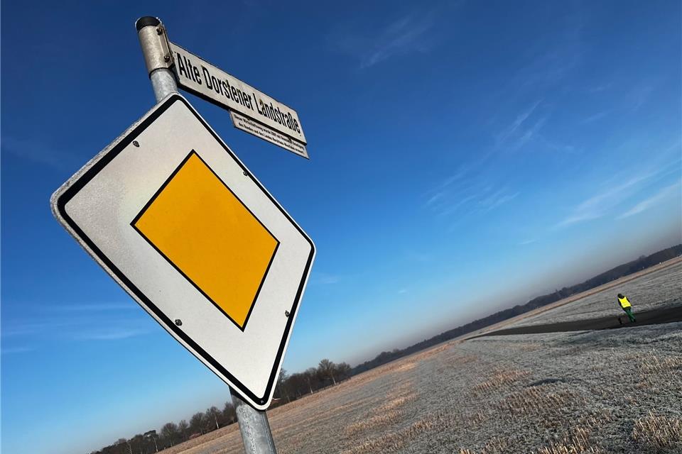 Stadt Borken zahlt Fahrradstraße in Marbeck selbst Der Alte Dorstener Landweg zwischen Marbecker Straße und Sportgelände soll zur Fahrradstraße umgebaut werden.