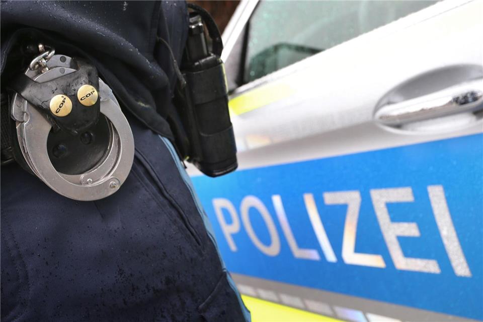 Der Amokläufer aus Franken ist weiterhin flüchtig. (Symbolbild)Karl-Josef Hildenbrand/dpa