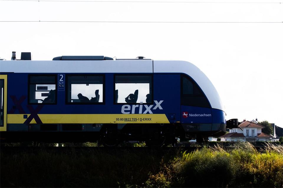 Der Anbieter Erixx soll den „Salzexpress“ betreiben. (Archivbild) Julian Stratenschulte/dpa