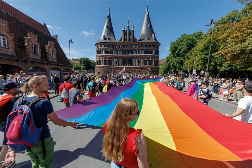 Der Andrang zur Pride Parade war größer als erwartet.Markus Scholz/dpa