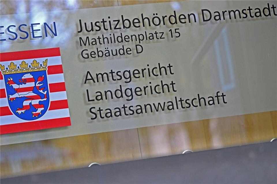 Der Angeklagte gestand alle Vorwürfe. Er hatte seine Taten selbst gefilmt. (Symbolfoto) Michael Brandt/dpa