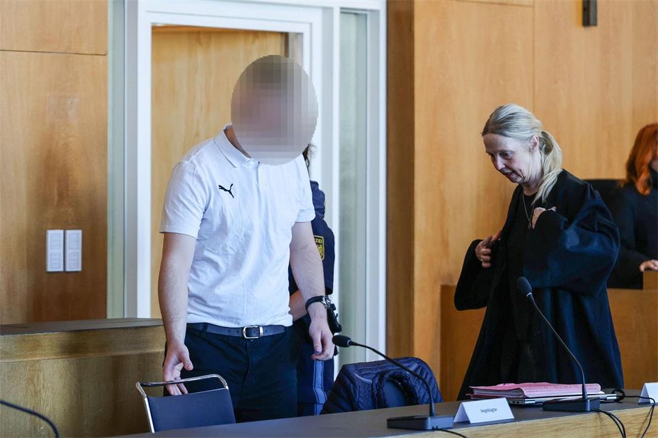 Der Angeklagte hat die Vorwürfe eingeräumt.Daniel Löb/dpa