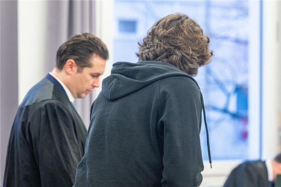 Der Angeklagte im Prozess um vergifteten Champagner wurde kurz vor dem Abschluss des Verfahrens aus der Untersuchungshaft entlassen. (Archivbild)Armin Weigel/dpa