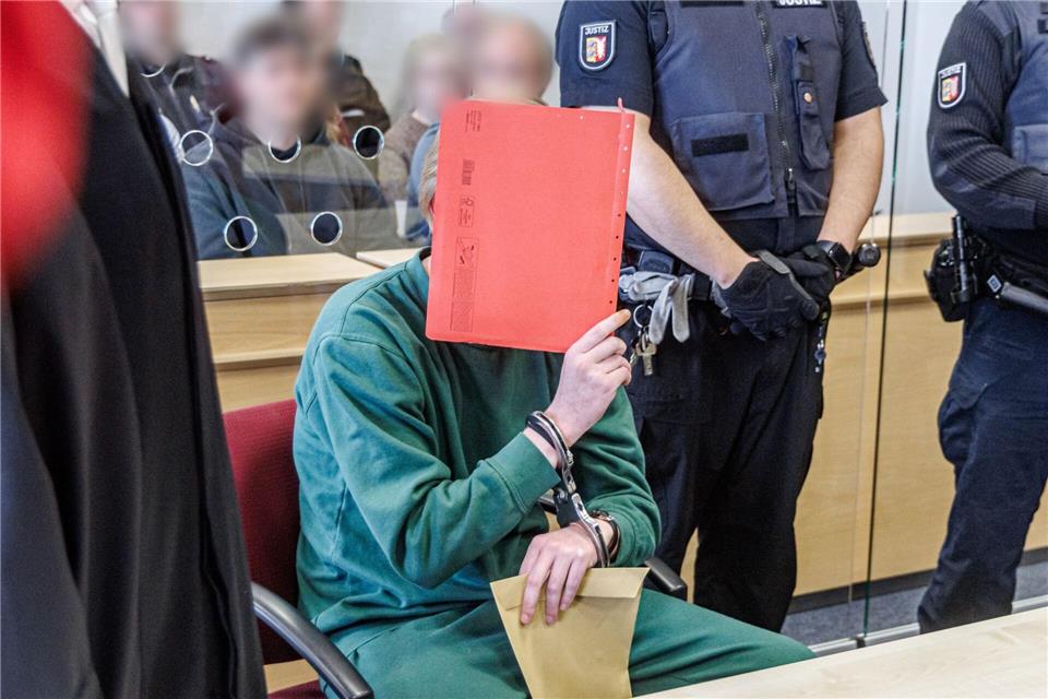 Der Angeklagte kann sich nach eigenen Angaben an knapp einen Monat nicht erinnern. (Archivbild) Markus Scholz/dpa