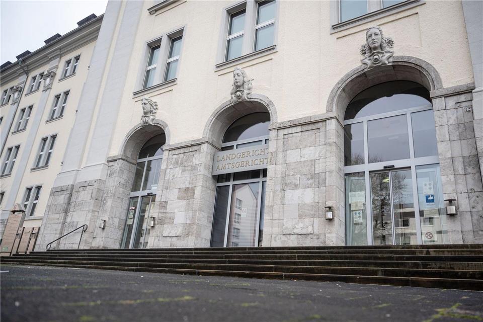 Der Angeklagte muss sich vor dem Hagener Schwurgericht verantworten. (Archivbild)Bernd Thissen/dpa