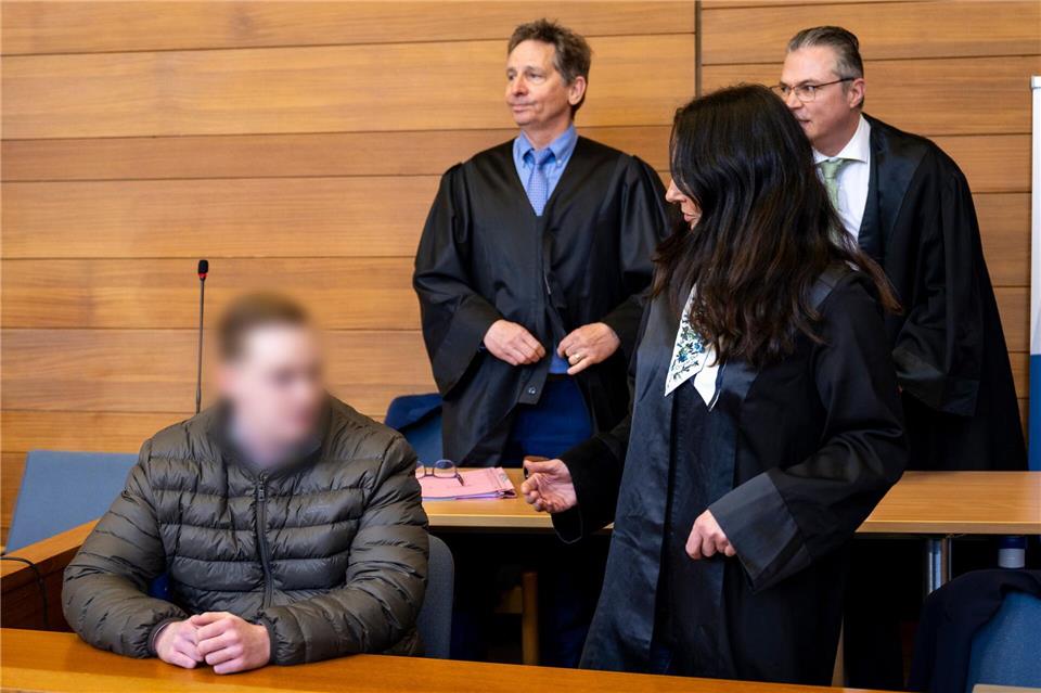 Der Angeklagte war in Traunstein zunächst wegen Mordes zu neun Jahren Jugendstrafe verurteilt worden. (Archivbild)Lennart Preiss/dpa