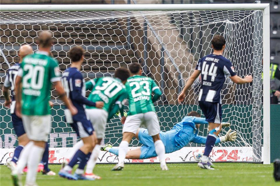 Kownacki-Ersatz Grönning bringt Hertha die Heim-Erlösung Der Anschlusstreffer durch Etienne Amenyido (Rückennummer 30) brachte noch einmal Spannung ins Spiel.Andreas Gora/dpa