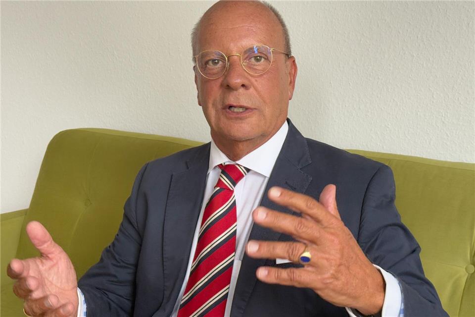 Mehr Meldungen zu Diskriminierung von Sinti und Roma Der Antzigianismusbeauftragte des Landes, Michael Hartmann, macht sich für ein tieferes Verständnis des Themas stark. (Archivbild)Ira Schaible/dpa