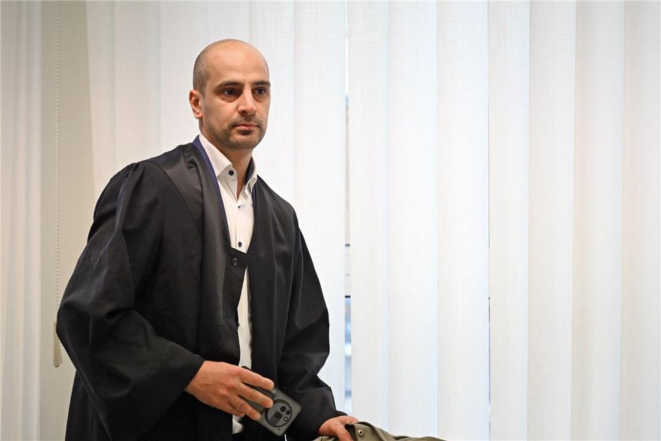 Der Anwalt der Klägerseite Ahmed Abed. Markus Lenhardt/dpa