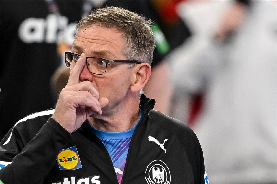 Der Auftritt des DHB-Teams bereitete Handball-Bundestrainer einige Sorgenfalten. Harry Langer/dpa