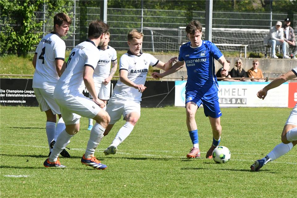 Der Auftritt in Werne (rechts Lukas Kemper) war für Westfalia Gemen eine einzige Enttäuschung.