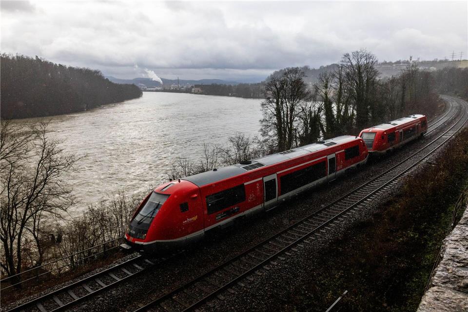 Der Ausbau der Hochrheinbahn soll bald beginnen. (Archivbild)Philipp von Ditfurth/dpa