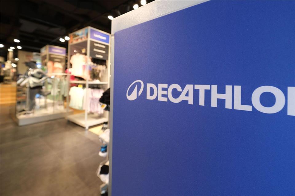 Der Ausbau des Filialnetzes kurbelt auch das Geschäft bei Decathlon an. (Archivbild)Bernd Weißbrod/dpa