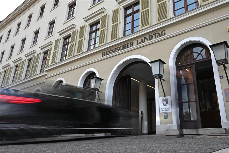 Der Ausschuss hatte 27 Zeugen vernommen und drei Sachverständige angehört. (Archivbild)Michael Brandt/dpa