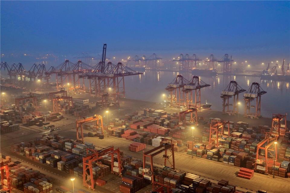 Der Außenhandel ist eine wichtige Stütze für die chinesische Wirtschaft. Andere Bereiche stottern dagegen. (Archivbild) Yang Shiyao/XinHua/dpa