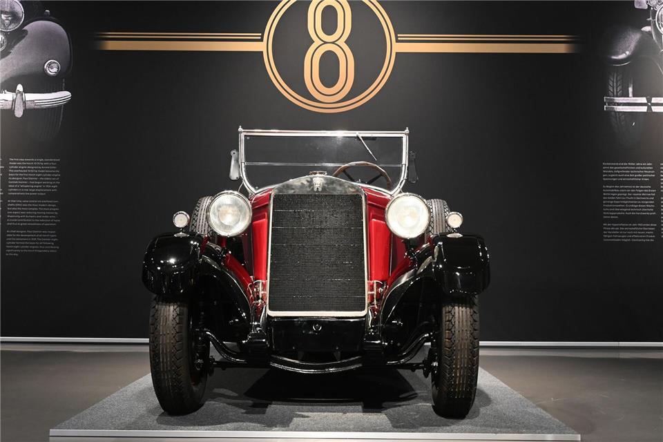 Der Autobauer Horch präsentierte vor 100 Jahren den ersten serienmäßig produzierten deutschen Achtzylindermotor. Dem widmet das August Horch Museum in Zwickau eine neue Sonderausstellung und zeigt dazu 13 historische Modelle. David Hammersen/dpa