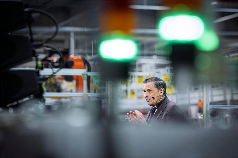 Der Autobauer Skoda hat rund 205 Millionen Euro in die neue Fabrikhalle investiert.Radek Petrá·ek/CTK/dpa