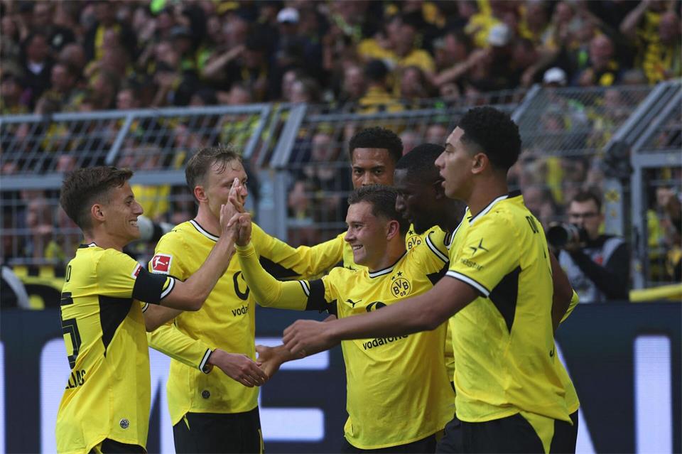 Der BVB hatte früh Grund zur Freude.Fabian Strauch/dpa
