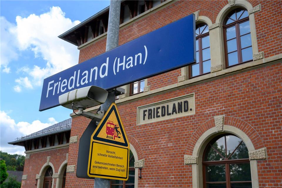 Der Bahnhof Friedland in Südniedersachsen: Hier starb am 11. August eine Jugendliche. (Archivbild)Swen Pförtner/dpa