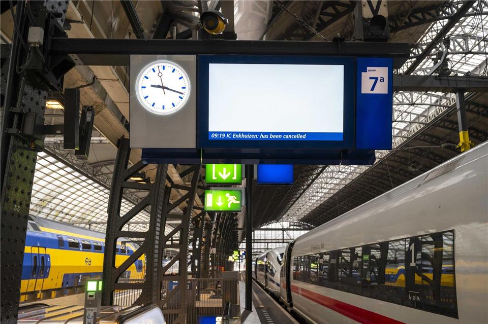 Der Bahnverkehr zwischen Amsterdam und NRW soll erheblich verbessert werden. (Archivbild)Evert Elzinga/ANP/dpa