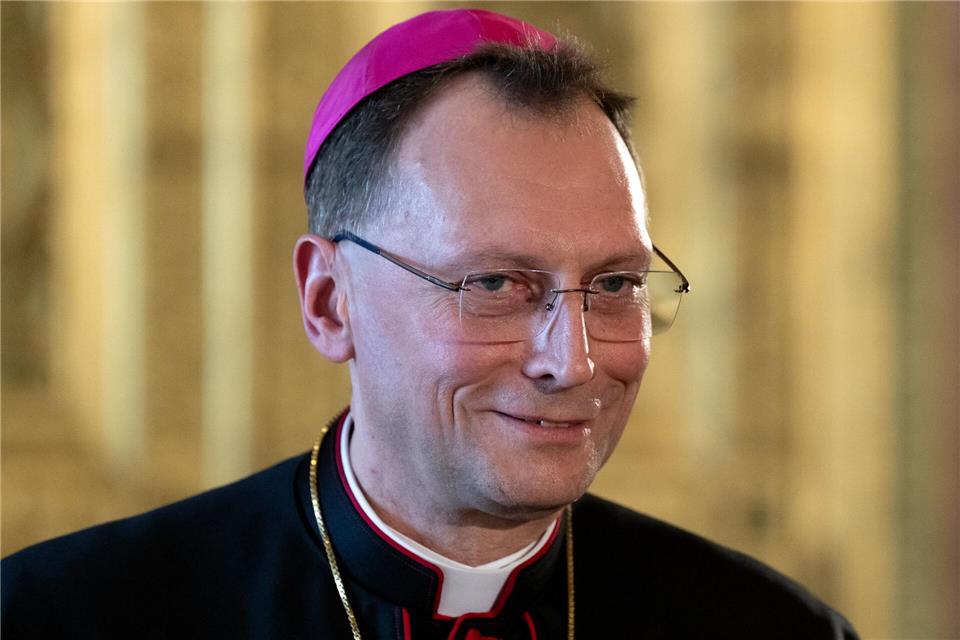 Der Bamberger Erzbischof Herwig Gössl sorgt sich, weil es nur noch wenige neue Priester in Deutschland gibt. (Archivbild)Sven Hoppe/dpa